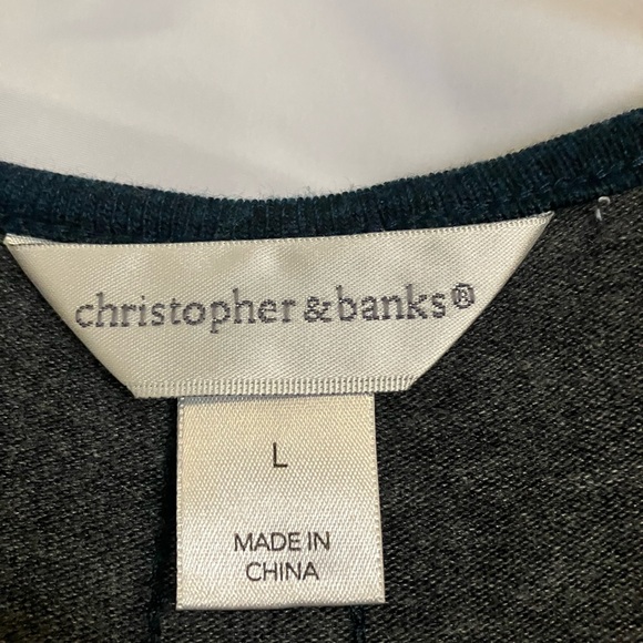 Christopher and Banks floral print tunic top with side pockets and button back. - Picture 6 of 6